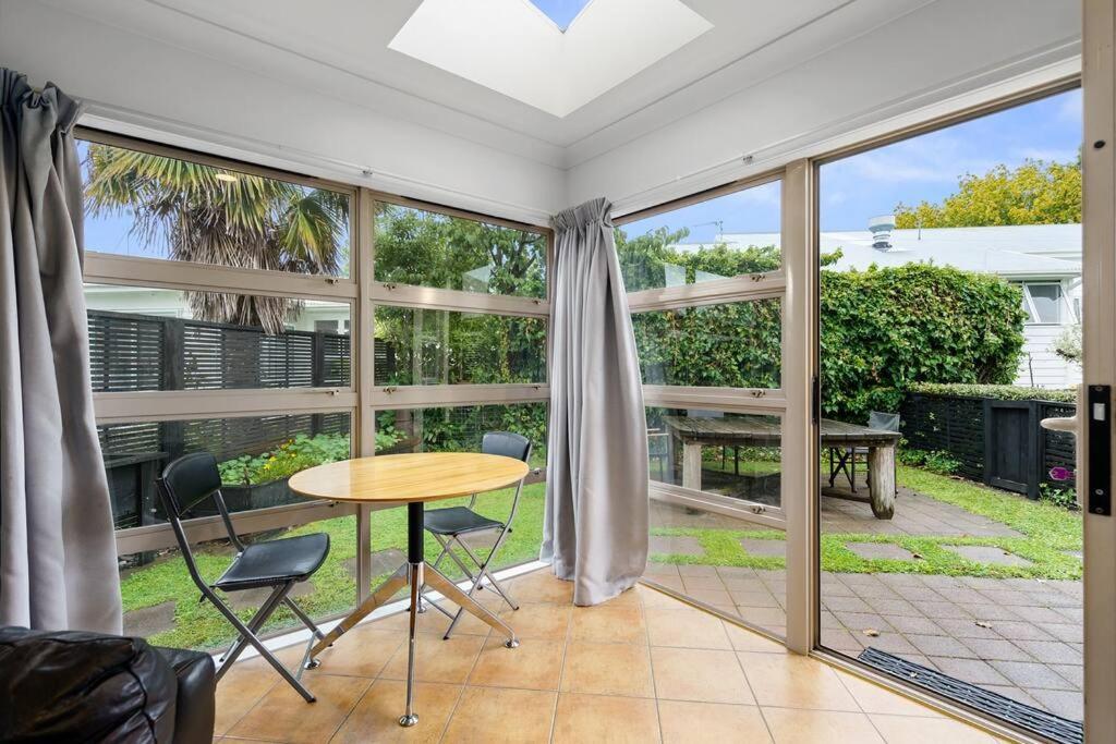 Sunny, Quiet, 2-Bedroom Unit In Fabulous Location! 坎布里奇 外观 照片